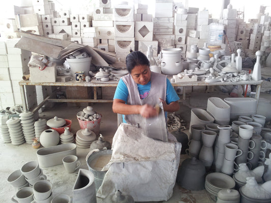Juego de dos tazas de cerámica hecha a mano Encantada, tinta