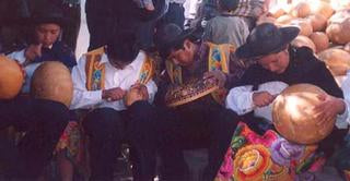 Adorno de gallina de cerámica y calabaza tallada a mano