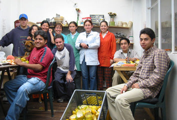 Pendientes de Calabaza Pintados a Mano-Comercio Justo-Colombia de Piel Acida