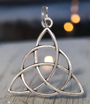 Triquetra Amulet- 3/4"- Silver