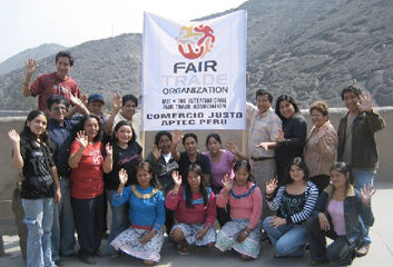 Calabaza de búho pequeña tallada a mano- Calabaza Arte-Perú