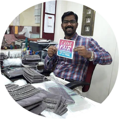 Adorno pintado a mano -Copos de nieve dorados