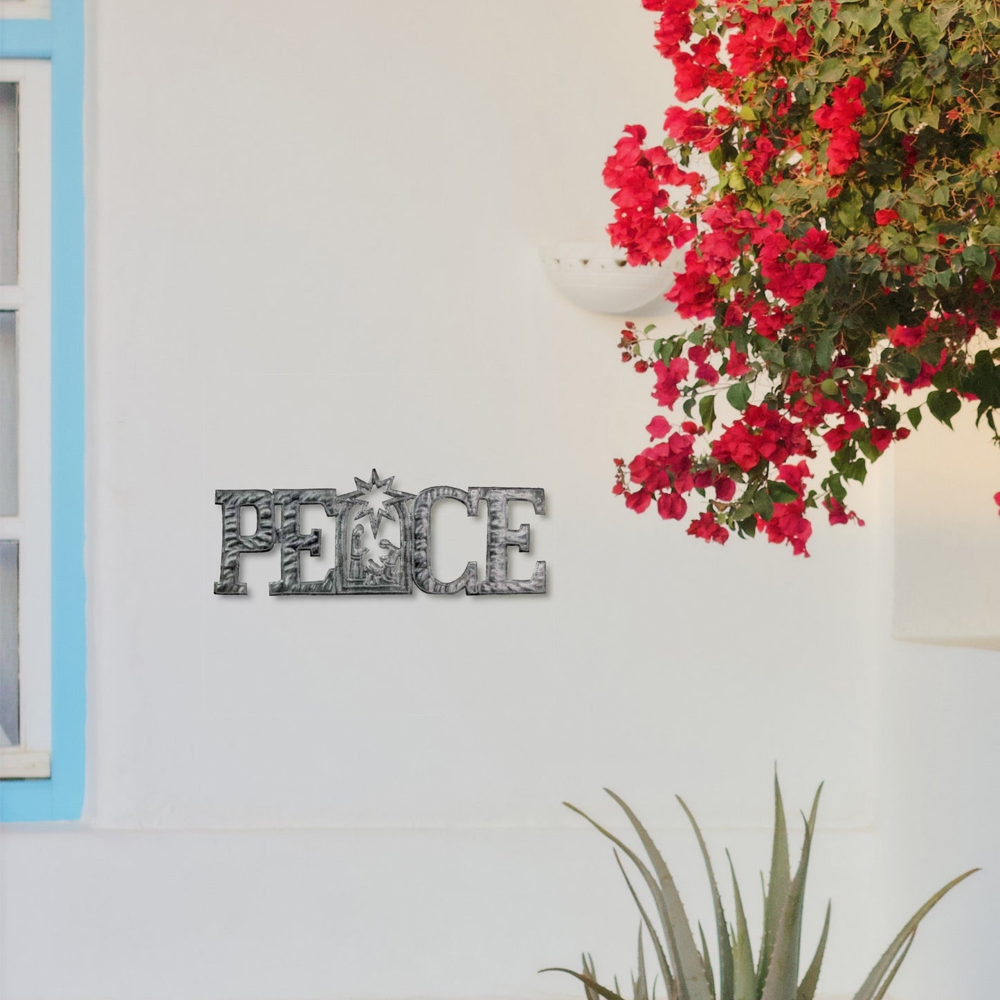 Arte en metal PEACE con belén (15" x 6") - Croix des Bouquets