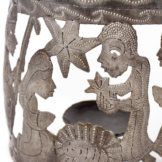 Belén de mesa con candelabro (13" x 7") - Croix des Bouquets