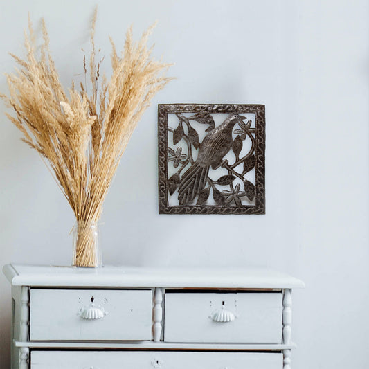 Arte de pared de metal con un solo pájaro - 11 por 12 pulgadas - Croix des Bouquets