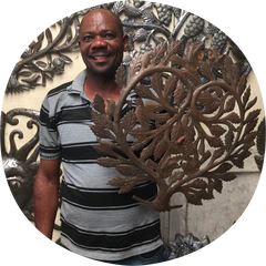 Adorno de tambor de acero con diseño de campana - Croix des Bouquets - Haití