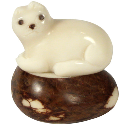 <center>Kitty Cat Tagua Pet Figurine </br>Crafted by Artisans in Ecuador </br>Measures 2-1/4” high x 2” wide x 1-1/2” deep</center>
