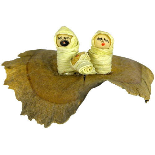 <center> Nativity using and Acacia Leaf as the Base - Handmade by Camari Artisans in Ecuador </center>