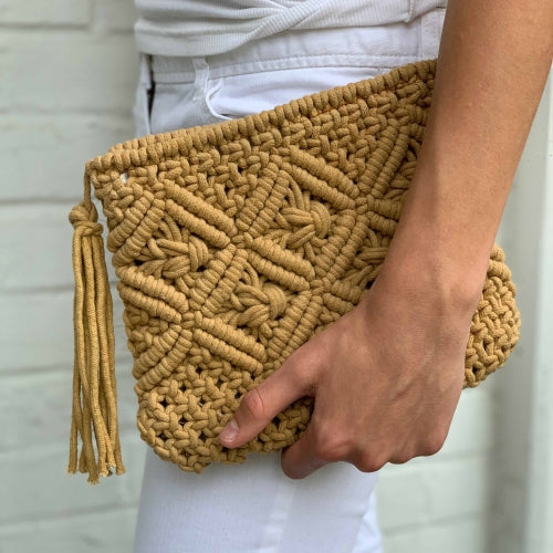 Clutch Macrame con Borla- Bronceado