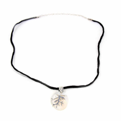 Colgante Ramas de Plata sobre Nácar con collar de cuero