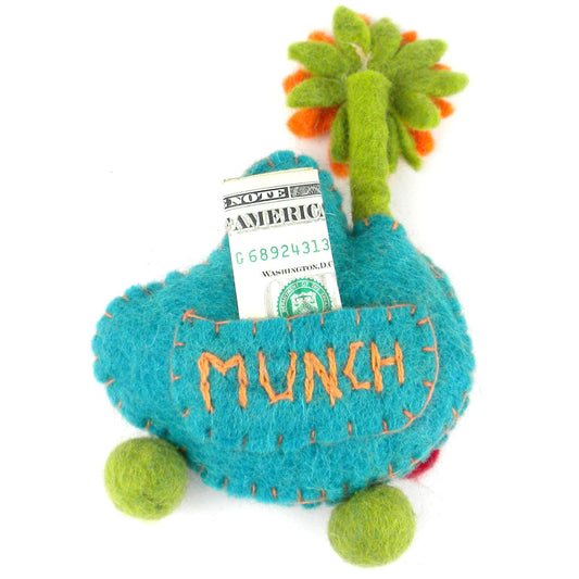 Monstruo de dientes azules de fieltro a mano con flor - Global Groove
