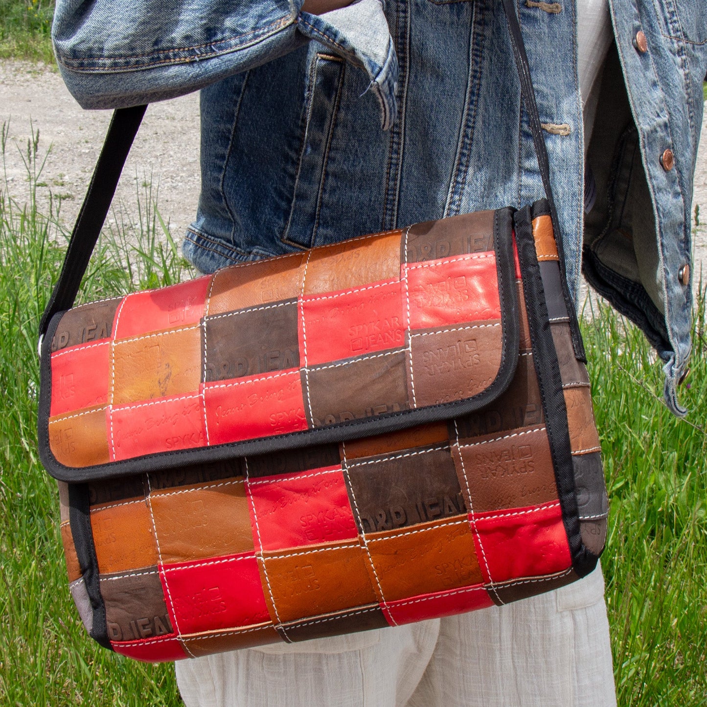 Bolso de mayordomo con etiqueta recuperada de cuero genuino - Creaciones de comercio justo-Beaurer