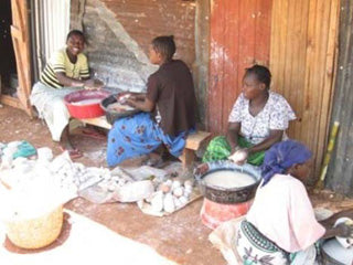 Handcrafted Soapstone Lover's Heart Sculpture in White - 8 inch - Smolart