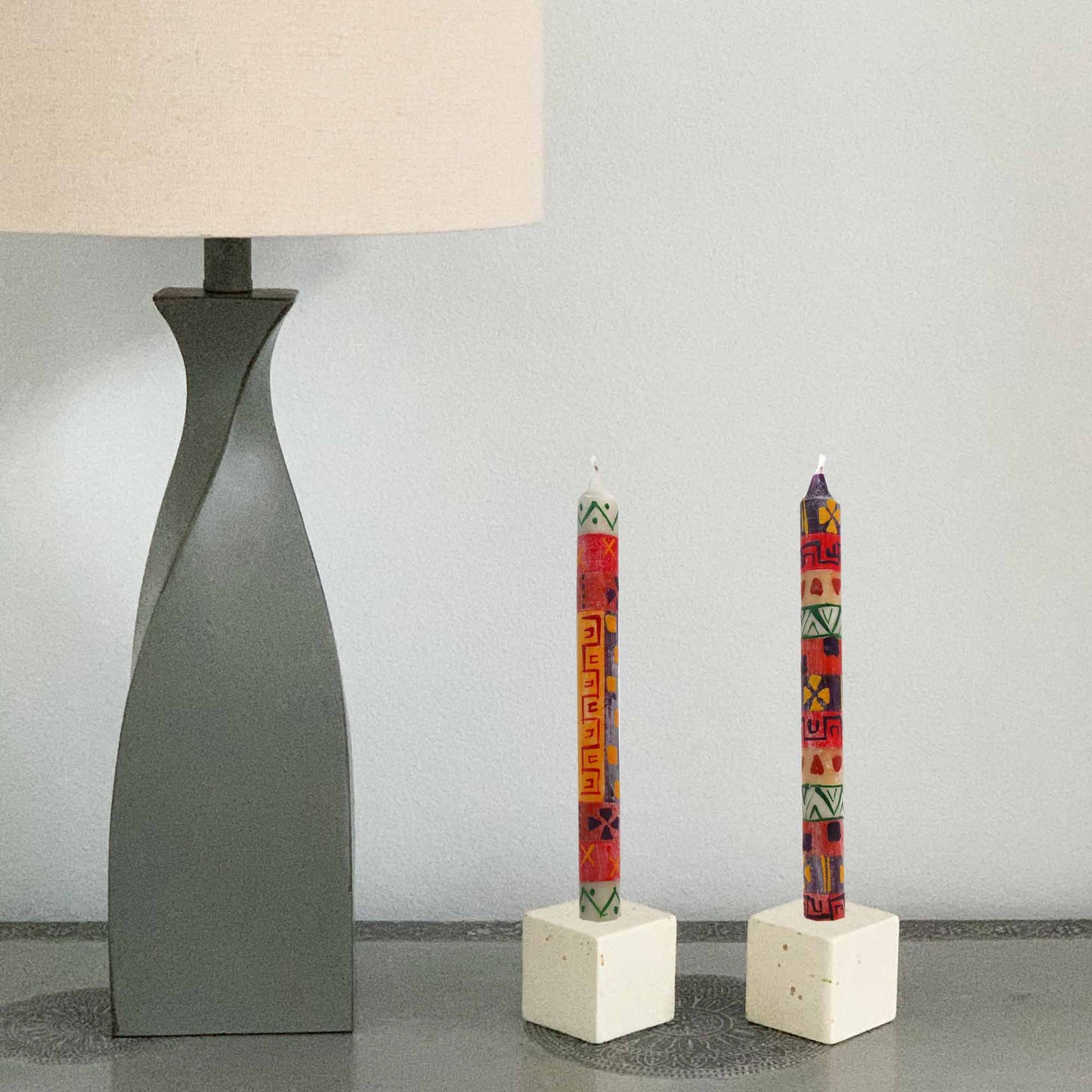 Juego de Tres Velas Altas en Caja Pintadas a Mano - Indaeuko Design - Nobunto
