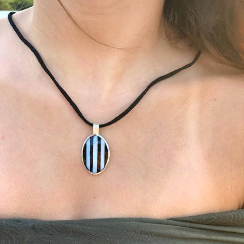 Colgante-Collar-Artisana de Alabalón y Rayas Negras
