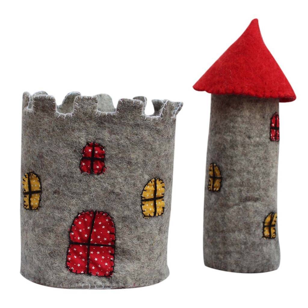 Gran castillo de fieltro con techo rojo - Global Groove
